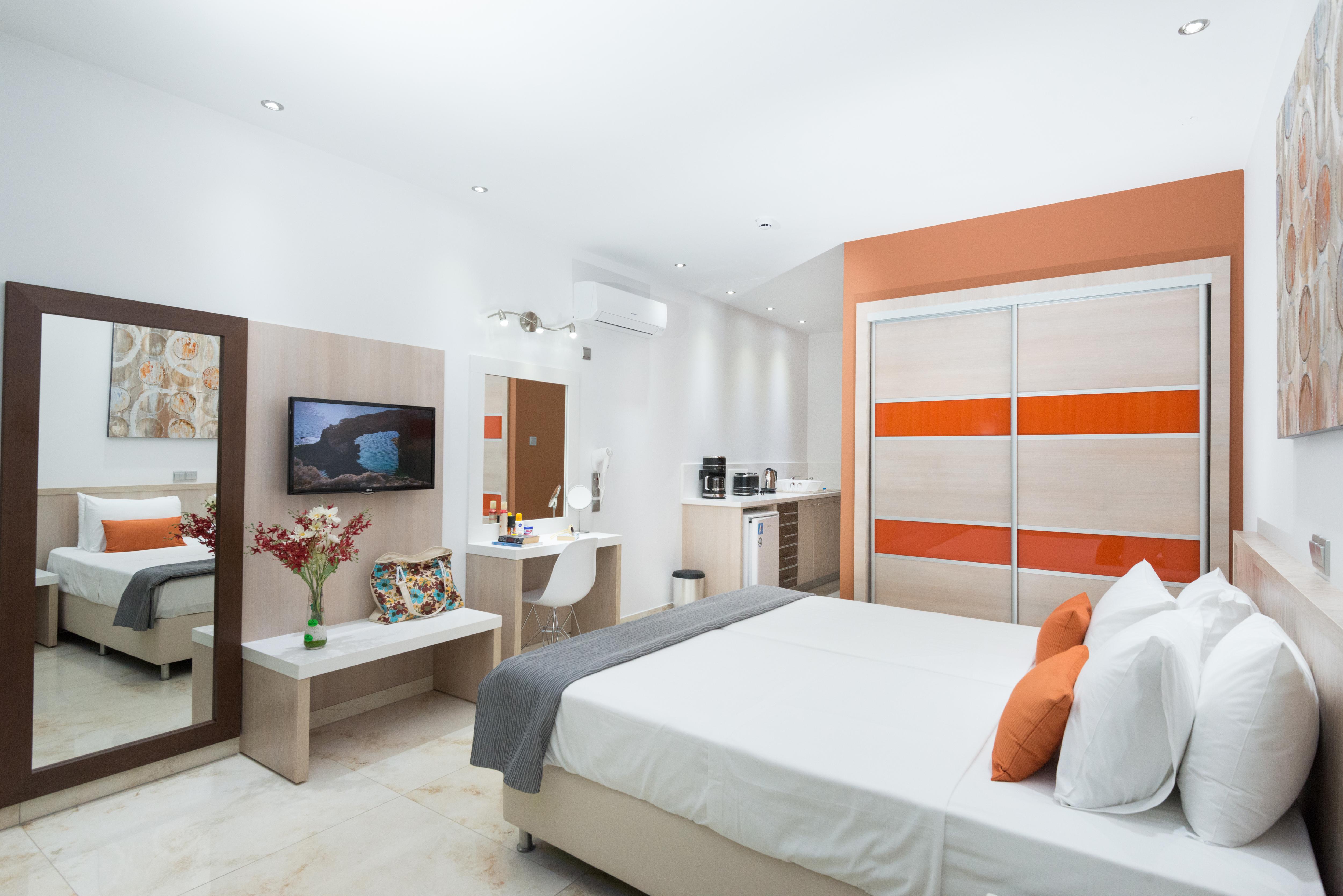 Loutsiana Deluxe Apts Ayia Napa Bagian luar foto