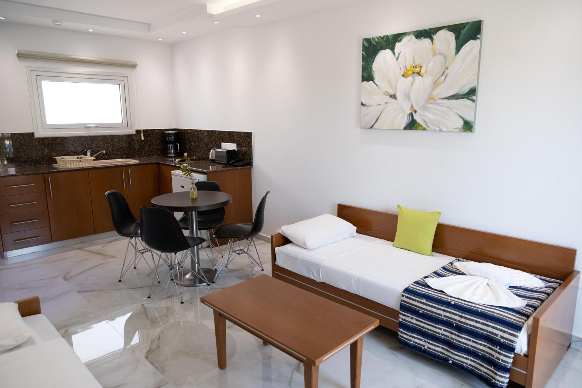Loutsiana Deluxe Apts Ayia Napa Ruang foto